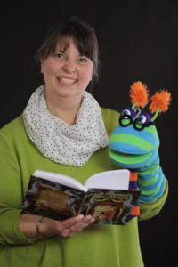 Nadine und Bücherwurm lesen